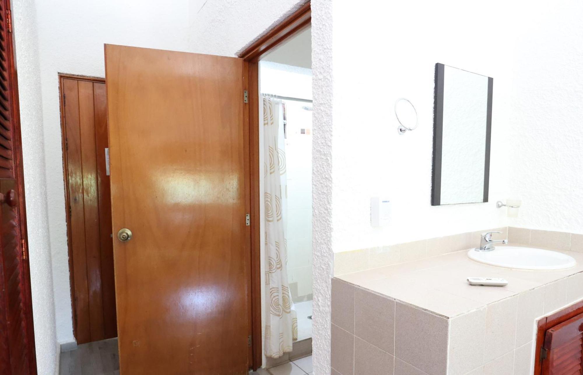 Hotel Bosque Caribe, 5Th Av. Zone ปลายาเดลการ์เมน ภายนอก รูปภาพ